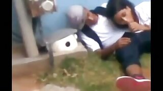 في حين أن جبهة عرب بورن مترجم تحرير مورو الإسلامية يلعق في سن المراهقة كس شره الفرخ تمتص الديك